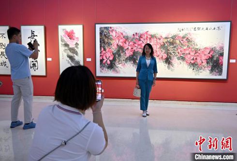 “親情中華·長城頌”海外華人華僑書畫展亮相河北石家莊